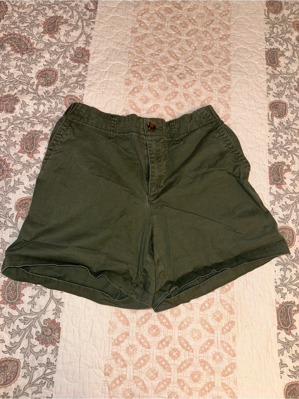 Old Navy Green Women's Chino Shorts